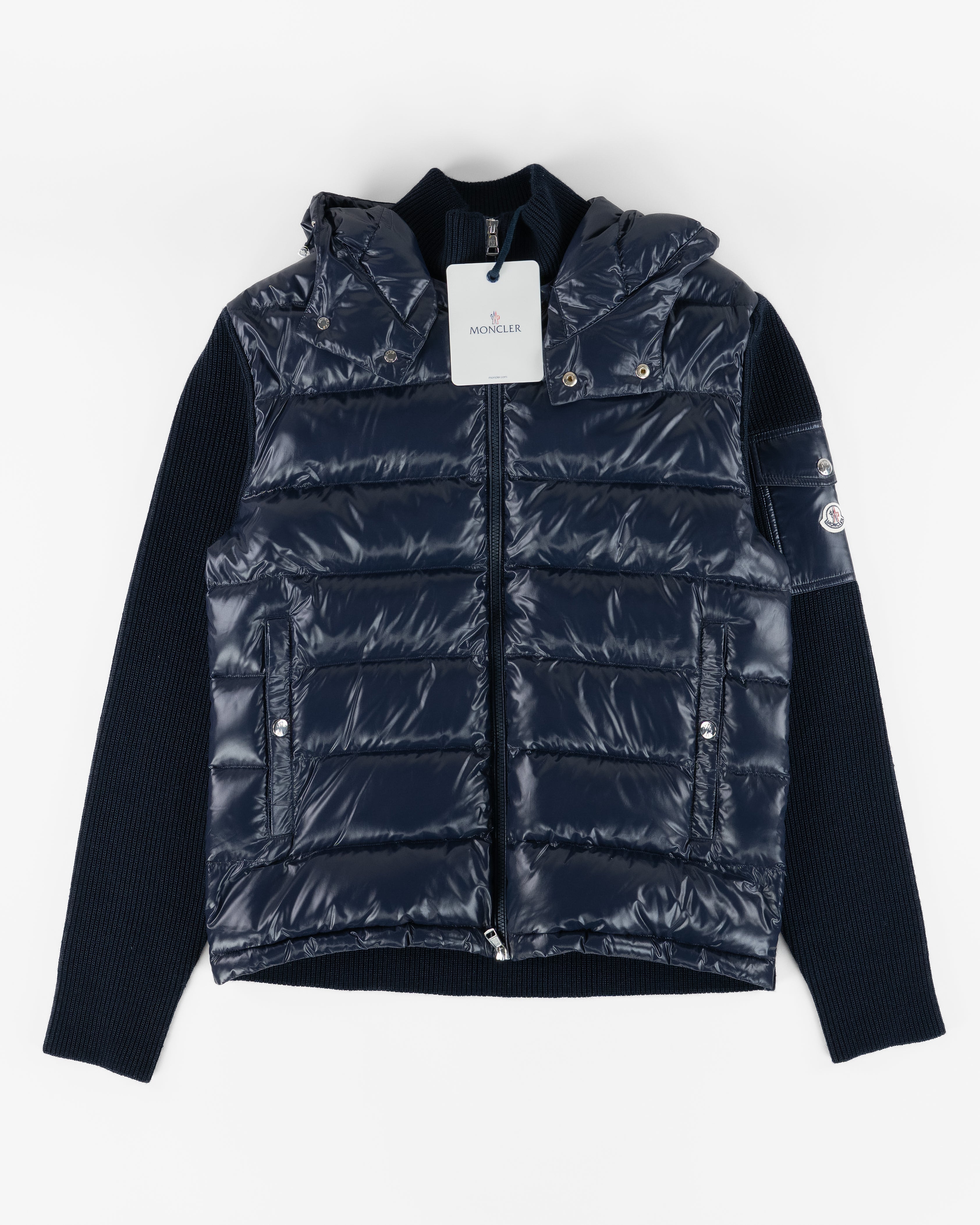 MONCLER MAGLIONE TRICOT CARDIGAN 袖ロゴ NWT MONCLER Navy Blue Maglione Tricot Alla Coreana Cardigan
