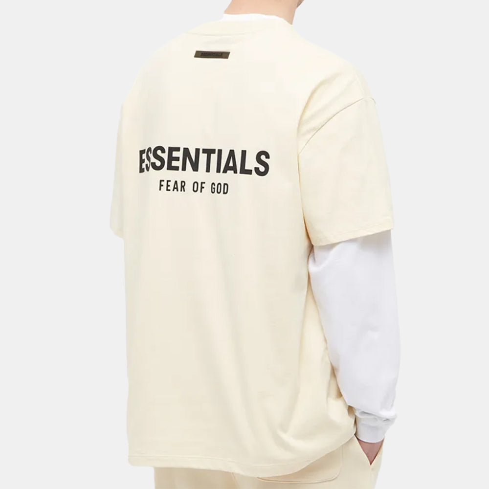 Fear of God Essentials "Buttercream" Tee (SS21) - T-shirt | Trendiga kläder & skor - Merchsweden |