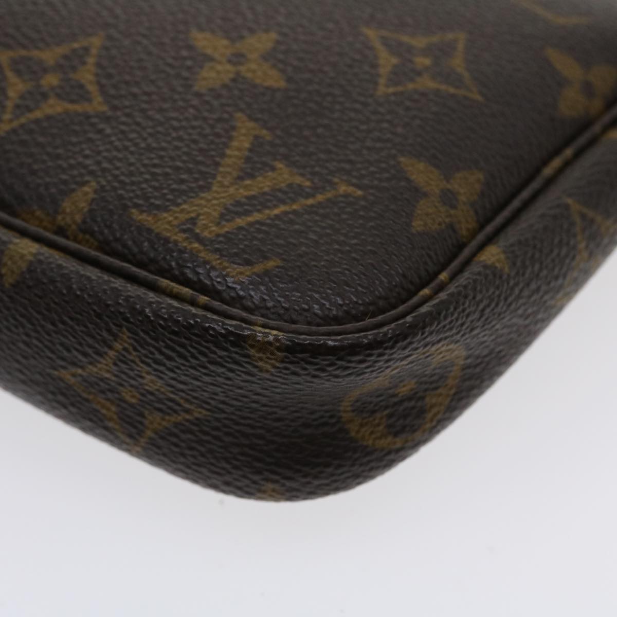 Handla Louis Vuitton Monogram Pochette Accessoires Pouch online | Smidigt och enkelt på nätet - Merchsweden |