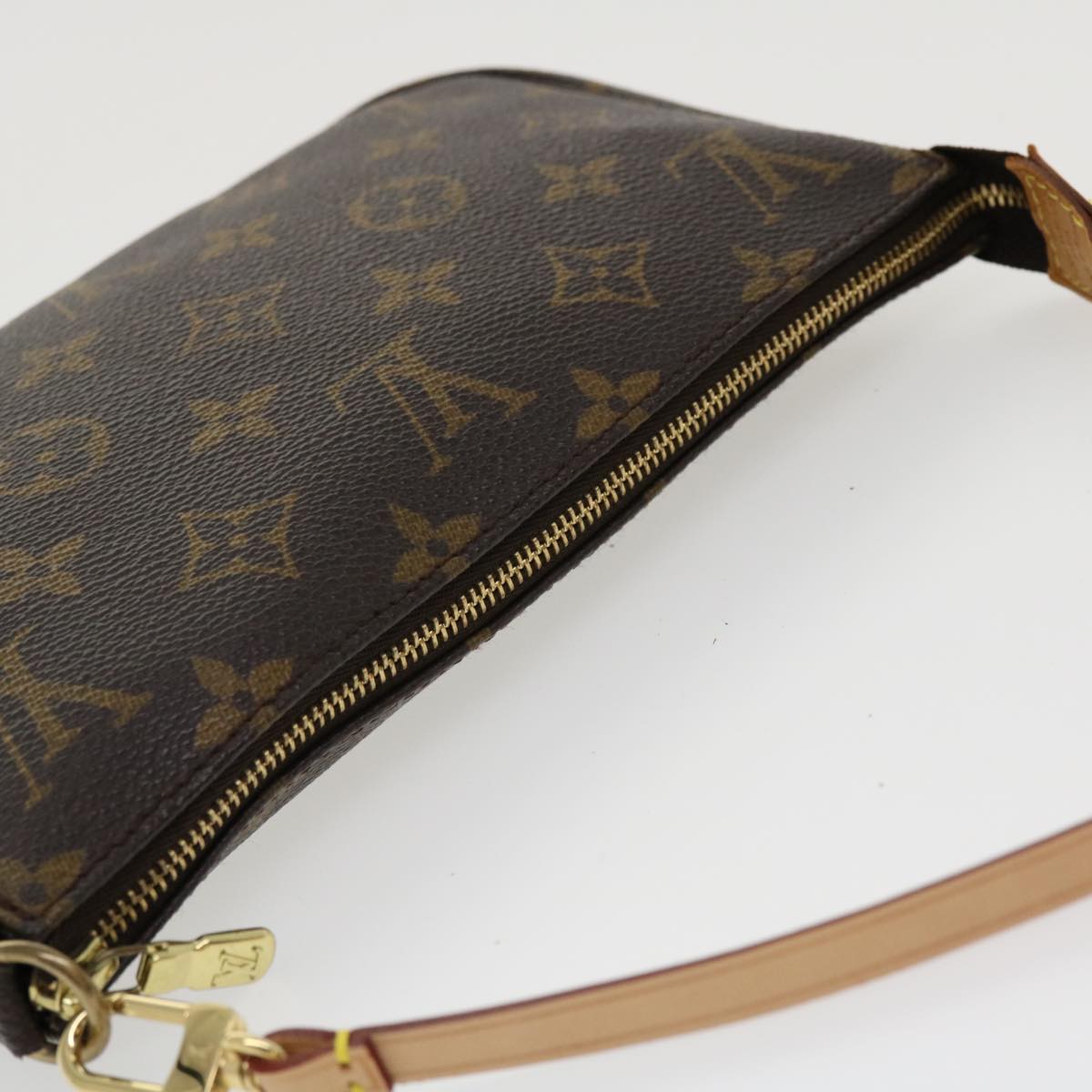 Handla Louis Vuitton Monogram Pochette Accessoires Pouch online | Smidigt och enkelt på nätet - Merchsweden |
