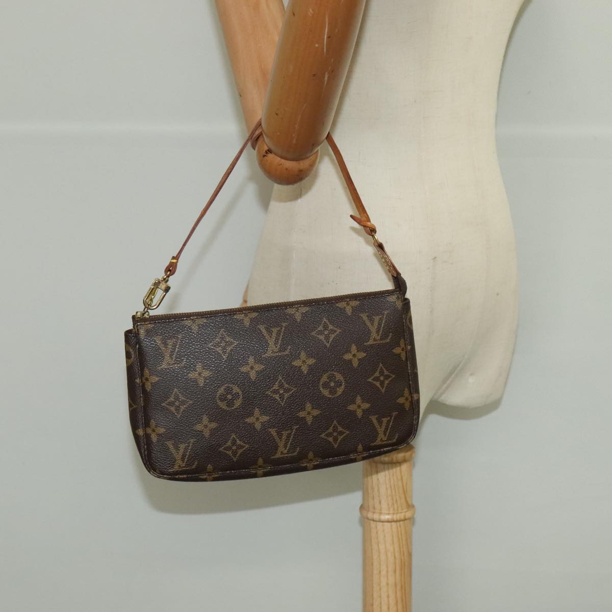 Monogram Pochette Accessoires Pouch