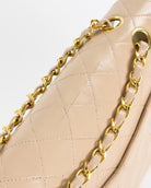 Handla Chanel Classic Matelasse 25 Chain Flap Bag Lamb Skin Beige online | Smidigt och enkelt på nätet - Merchsweden |