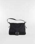 Handla Fendi Zucchino Canvas Mamma Baguette Shoulder Bag Black online | Smidigt och enkelt på nätet - Merchsweden |