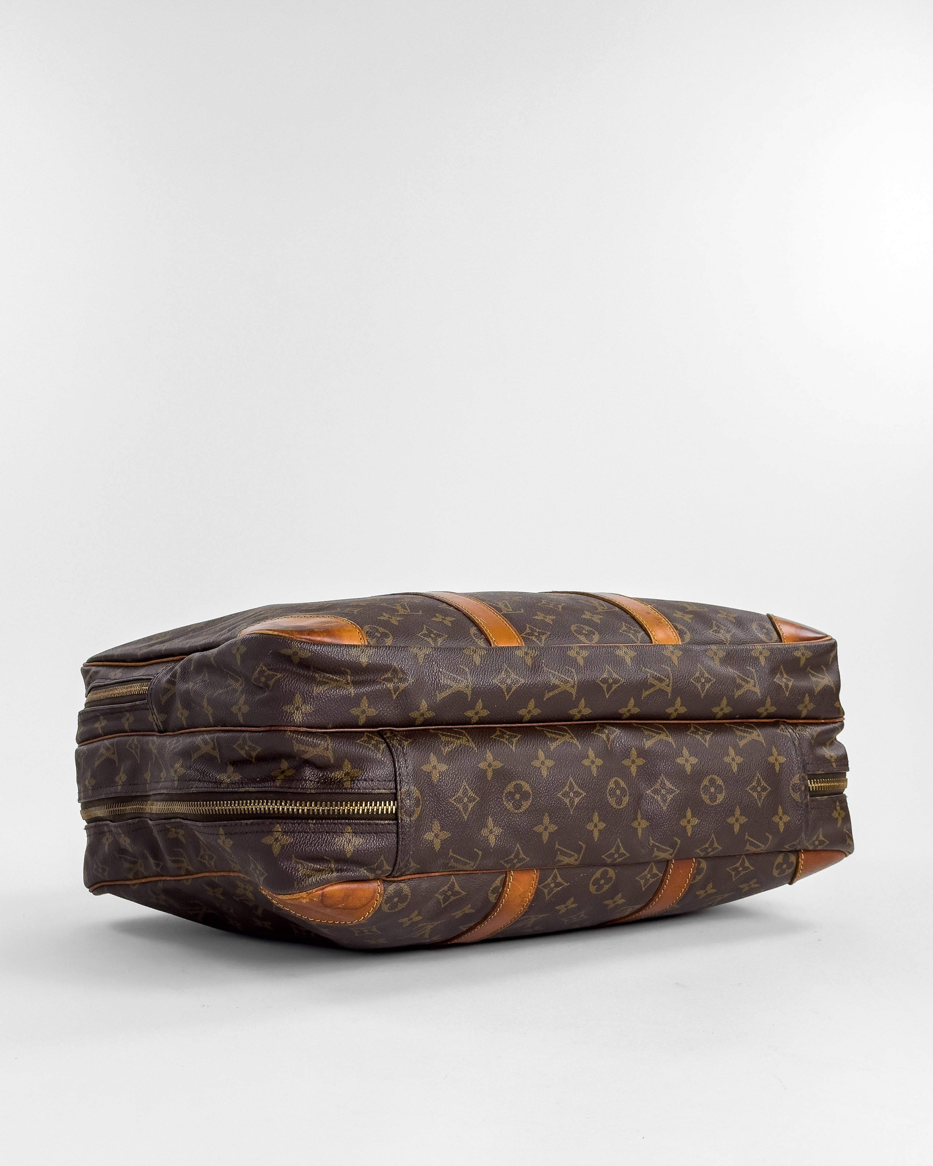 Handla Louis Vuitton Sirius 45 Suitcase Monogram online | Smidigt och enkelt på nätet - Merchsweden |