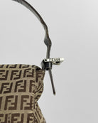 Handla Fendi Zucchino Canvas Mamma Baguette Shoulder Bag online | Smidigt och enkelt på nätet - Merchsweden |