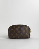 Handla Louis Vuitton Monogram Pochette PM Cosmetic Pouch online | Smidigt och enkelt på nätet - Merchsweden |