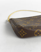 Handla Louis Vuitton Monogram Mini Pochette Accessoires Pouch online | Smidigt och enkelt på nätet - Merchsweden |