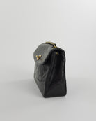 Handla Chanel Matelasse Turn Lock Chain Shoulder Bag Lamb Skin Black CC online | Smidigt och enkelt på nätet - Merchsweden |