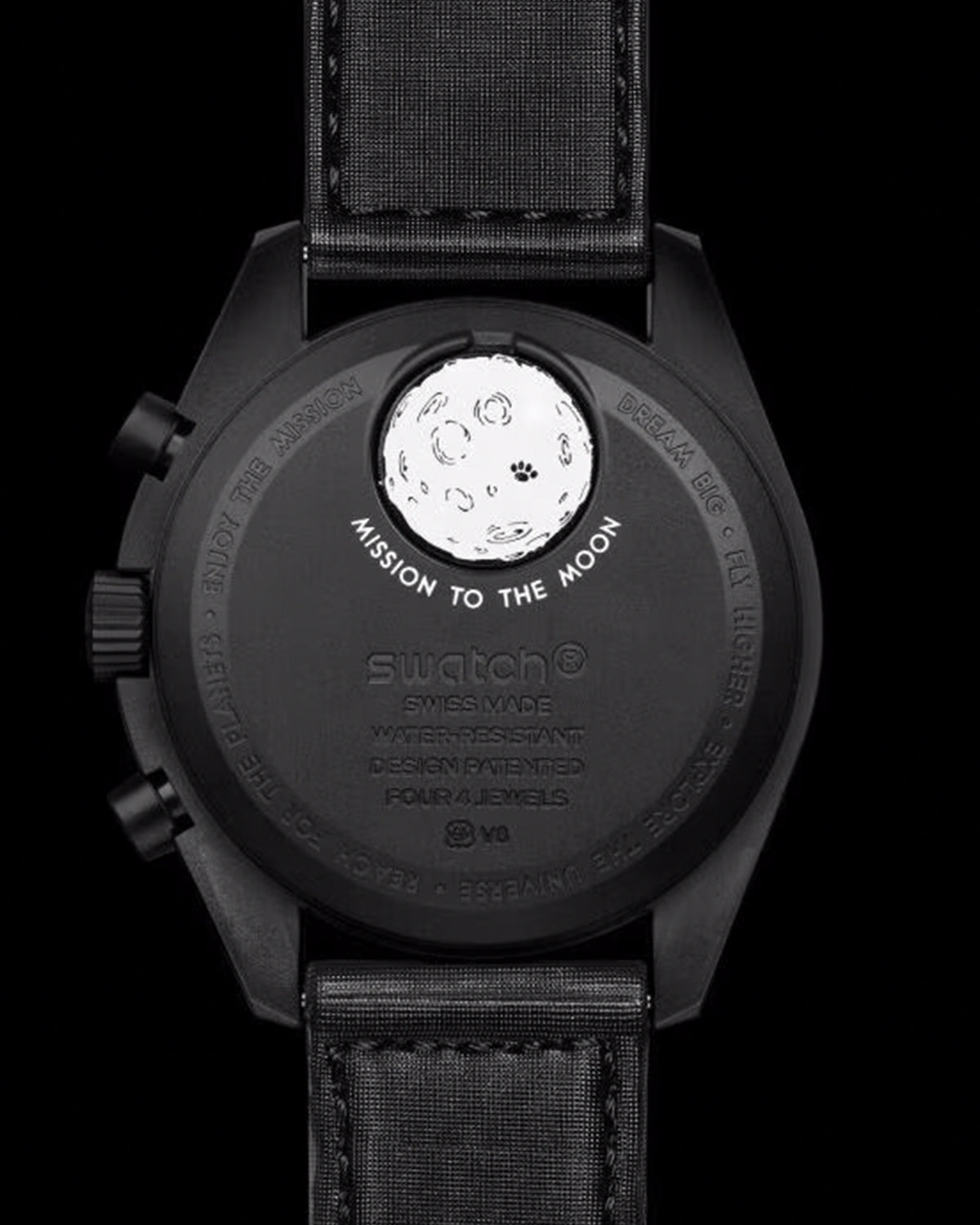 Handla Omega x Swatch Mission To The Moonphase "Snoopy New Moon" online | Smidigt och enkelt på nätet - Merchsweden |