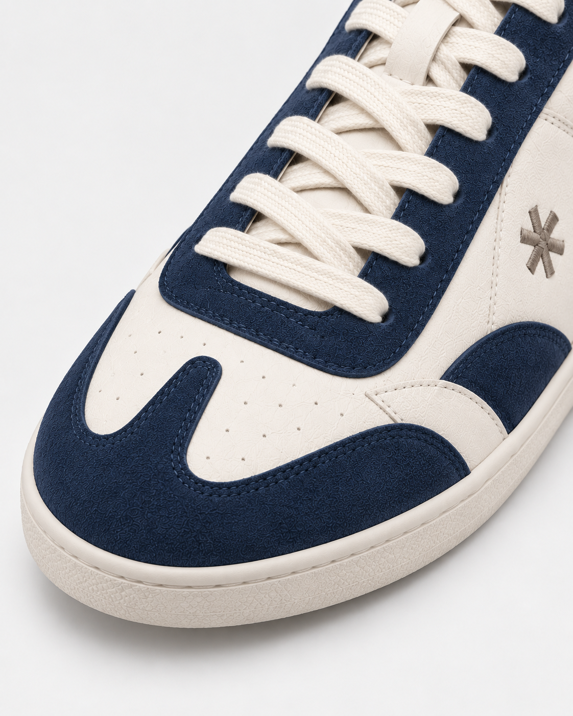 Sundre 03 Navy från Sundre Studios – tåparti och materialdetaljer