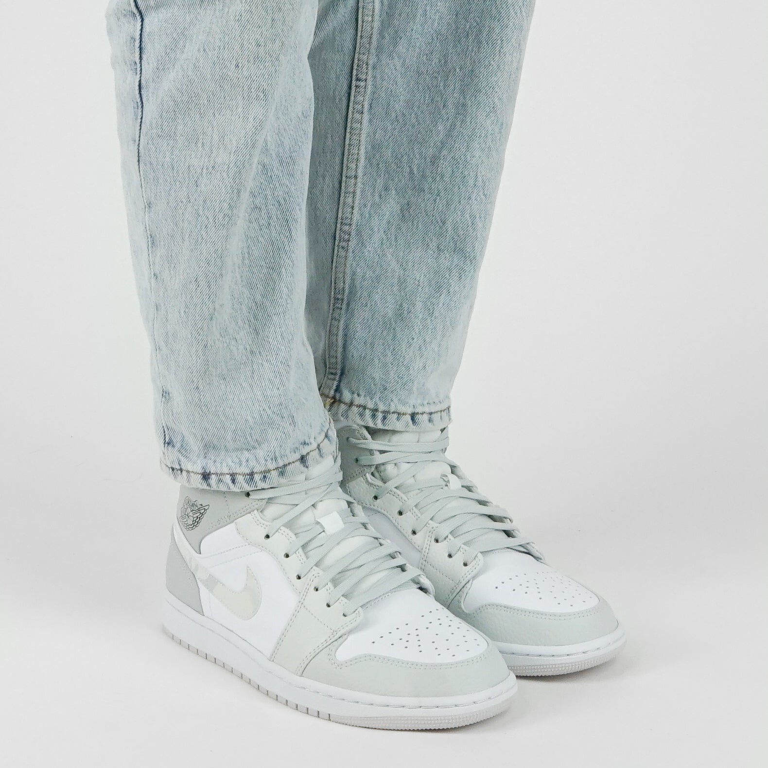 Nike Jordan 1 "Grey Camo" Mid - Jordan 1 | Trendiga kläder & skor - Merchsweden |