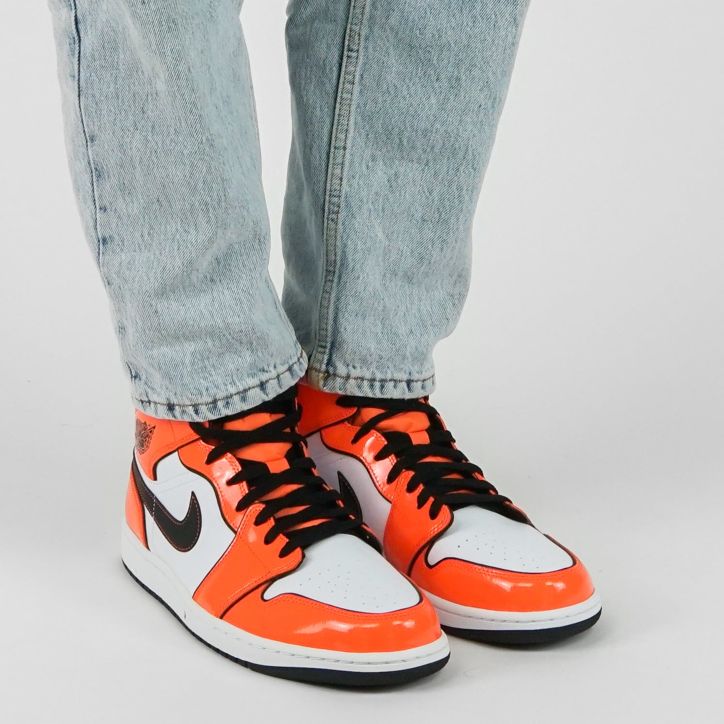 Selling Air Jordan 1 Mid Orange White Black